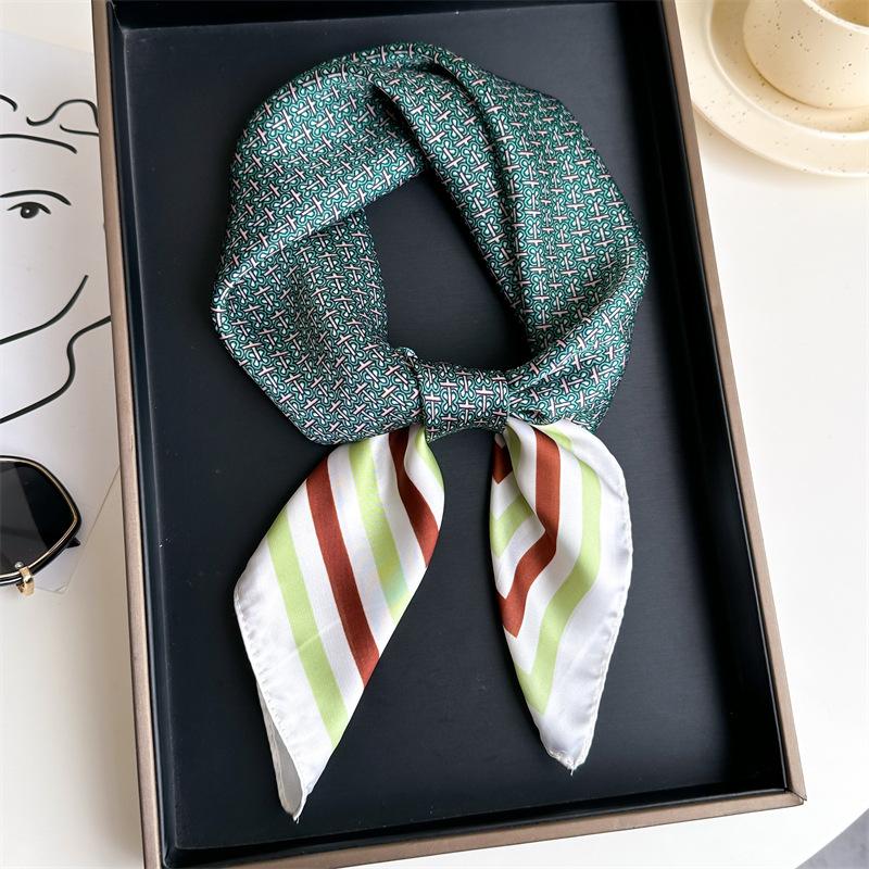 Lily Printed 70 Square Scarf Imitation Silk Sunscreen Scarf Versatile Decorative Scarf Women'S Headscarf Silk Scarf