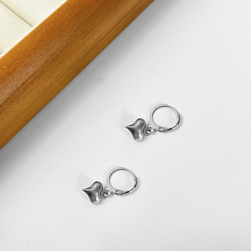 Маленькие серьги-кольца в форме сердца для женщин, очаровывают праздничный подарок ювелирных изделий