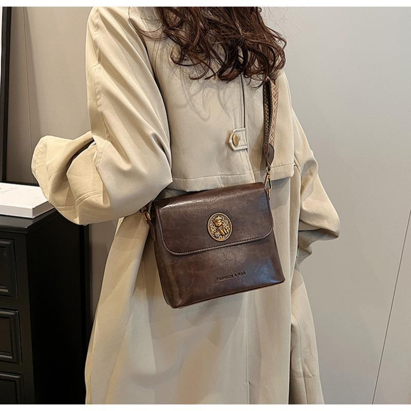 Женская сумка подмышки высокого качества в стиле ретро, ​​новинка 2023 года, зимняя новая маленькая квадратная сумка, простая и универсальная сумка через плечо на одно плечо