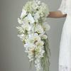 Элегантный белый каскадный букет: Искусственные цветы фаленопсис и каллы для свадебной фотографии