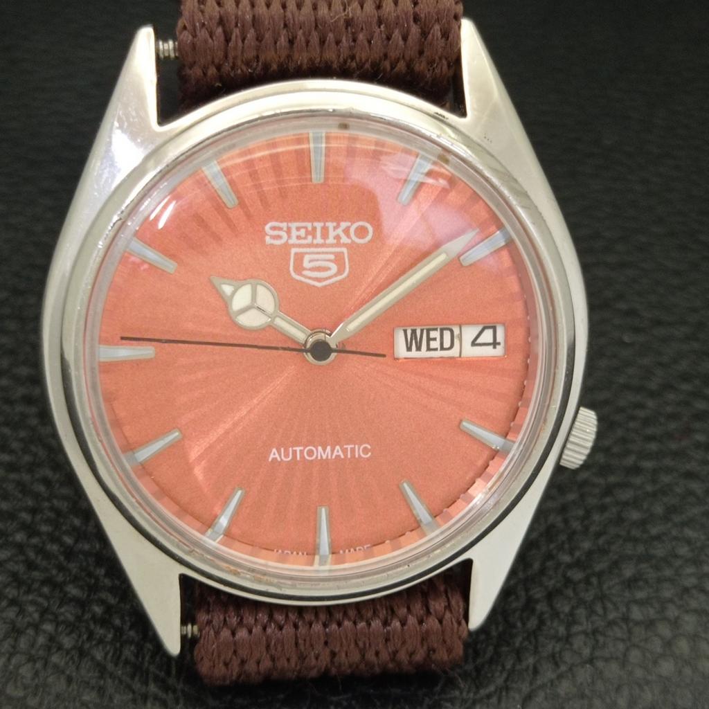 VINTAGE SEIKO 5 AUTOMATIC 7S26A JAPAN MENS PEACH COLOR DIAL WATCH A701659-5 R206c-a701659