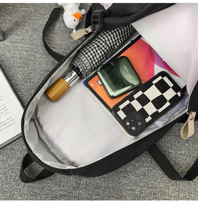 Versatile, Large-capacity Backpack for Boys, Girls, and Students At All School Levels; Lightweight and Ideal for Carrying Computers and Books.