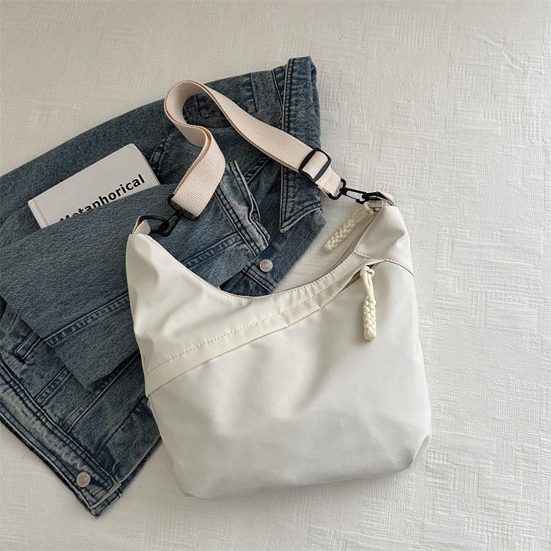 Nylon Cloth Large-Capacity Fashion Bag Women'S Early Spring Versatile Shoulder Messenger Tote Bag