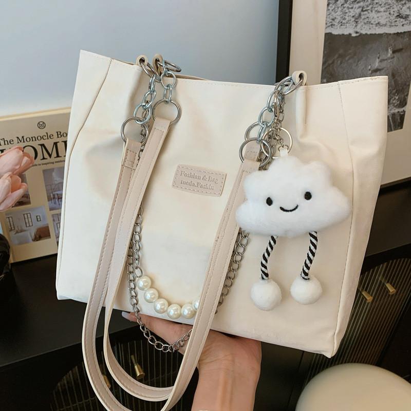 Chic Shoulder Bag For Daily Use Featuring Spacious Design And Unique Aesthetic Perfect For Students