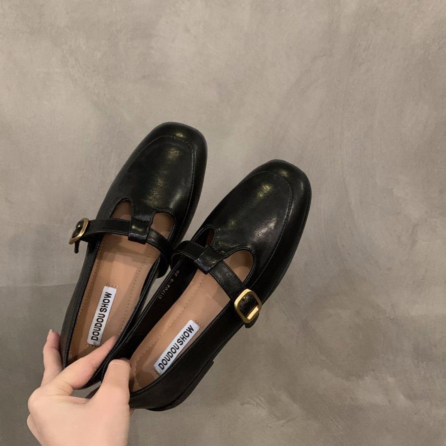 Туфли на плоской подошве с квадратным носком в британском стиле, женские туфли из кожи, новые весенне-осенние черные туфли-одиночки 2024 года, французские туфли Мэри Джейн