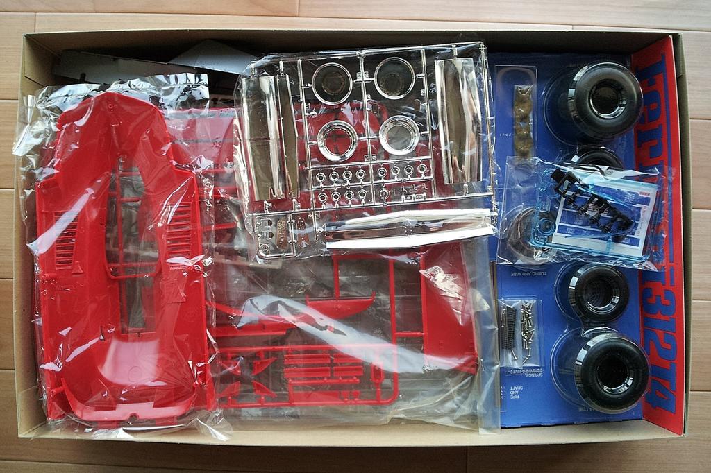 Tamiya Ferrari 312T4 большой масштаб 1/12 (1/12 автомобиль 12025)