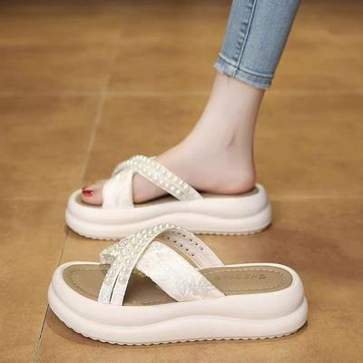 Французская красота с юбкой крутые тапочки женская летняя обувь 2025 новые черные на толстой подошве римские женские полутапочки