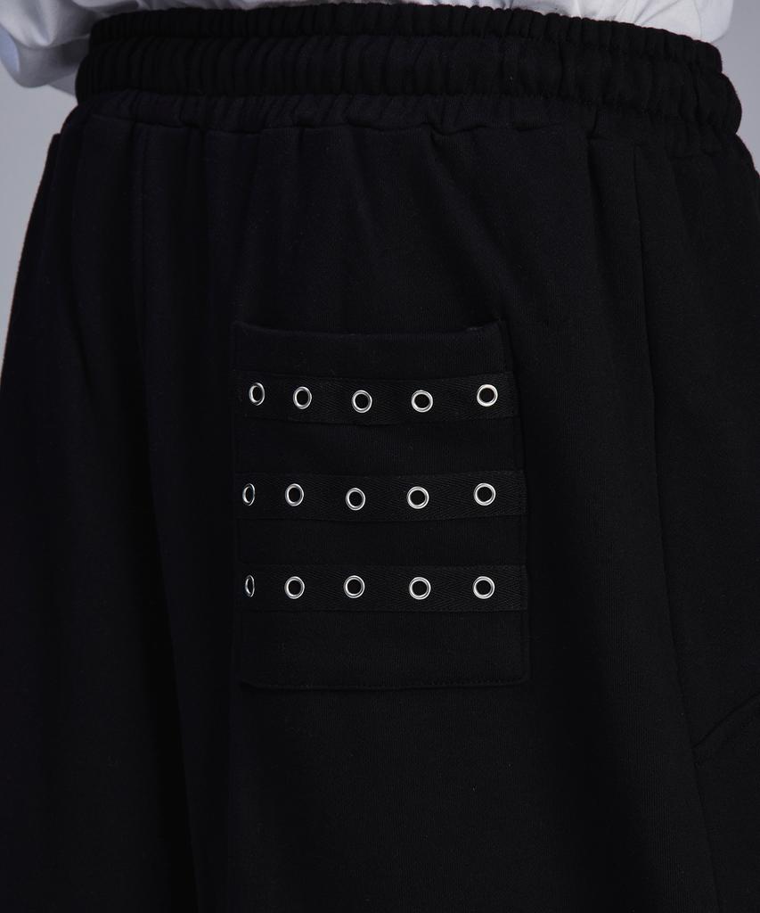 SCALLYWAG Back Pocket Eyelet Sweatpants [Black]
