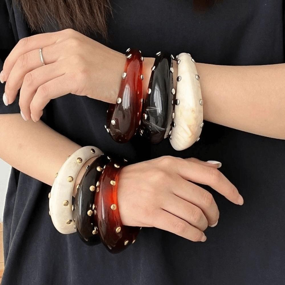 Fashion Irregular Rivet Resin Bracelet Exaggerated Retro Bangle Girls