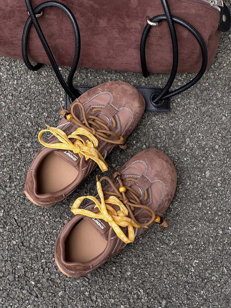 Кожаные ретро уродливо-милые немецкие тренировочные туфли женские 2025 осень новые универсальные одинарные туфли повседневные для увеличения роста Forrest Gump shoes women