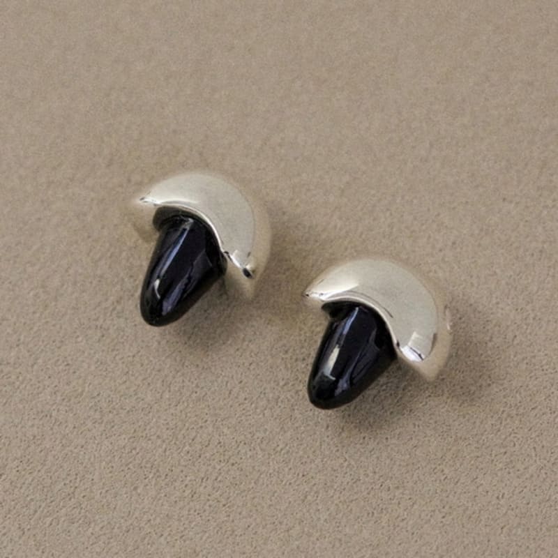 onill 04-11 shell (Earring)