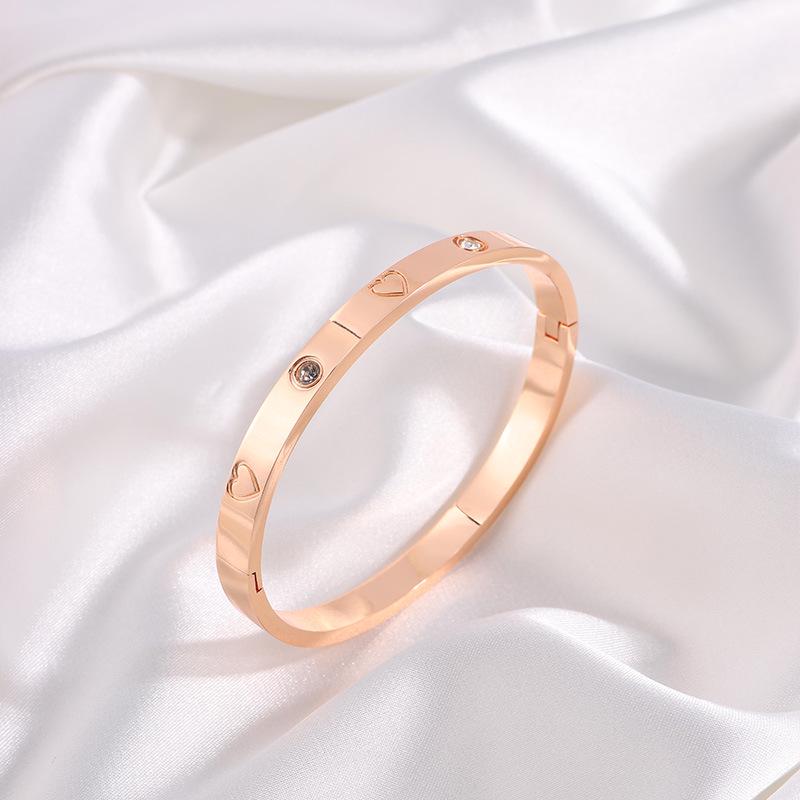 High-Grade Gold Electroplated Titanium Steel Love Diamond Bracelet for Ladies - Fashionable and Non-Fading Jewelry Piece