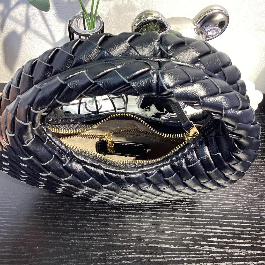 2026 Сумка женская премиальная текстура ручной вязки ручная ручка плечо кросс-боди цепь круглая сумка