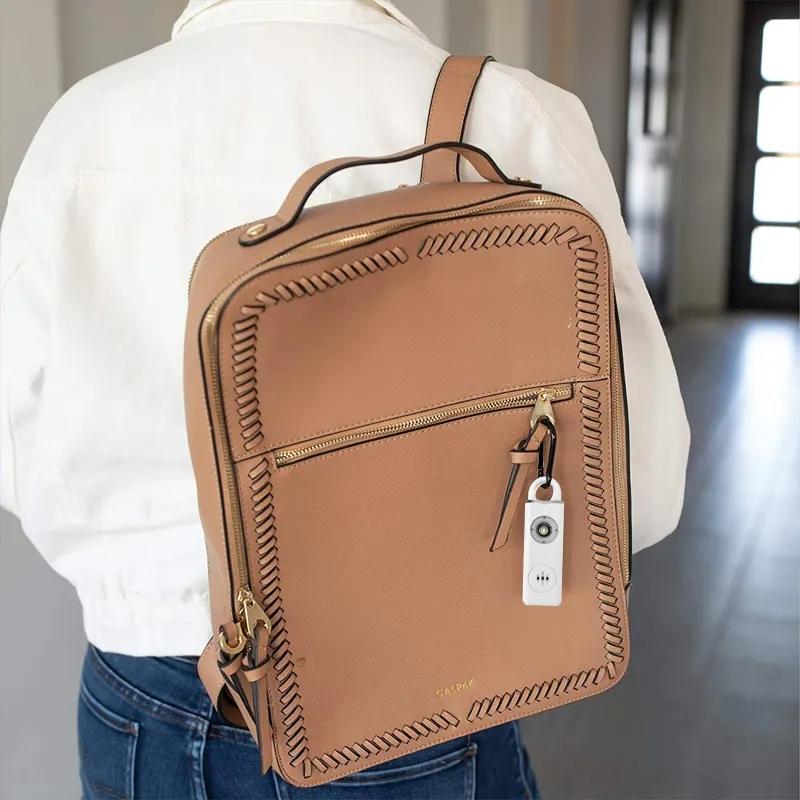 Брелок для самообороны 130 дБ SOS светодиодный фонарик Антиатака Личная охранная сигнализация Инструменты самообороны Женская охранная сигнализация