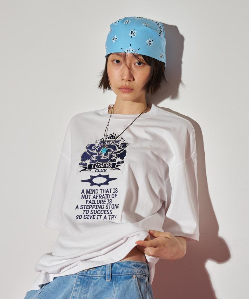 Lujeoseukeulleob Белая футболка с коротким рукавом и логотипом Varsity
