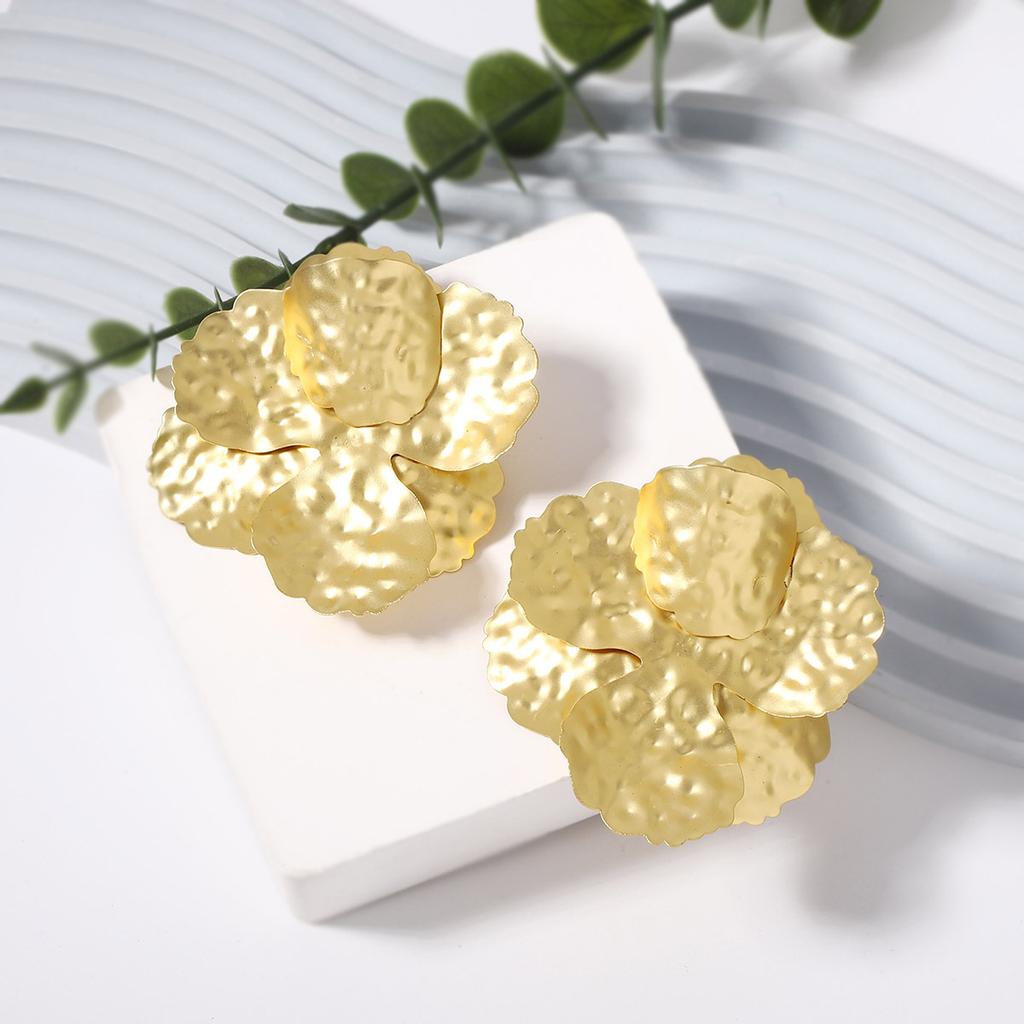 Европейская и американская индивидуальность универсальность преувеличенные металлические серьги-пусеты в виде большого цветка модный повседневный темперамент трендовая уличная фотография