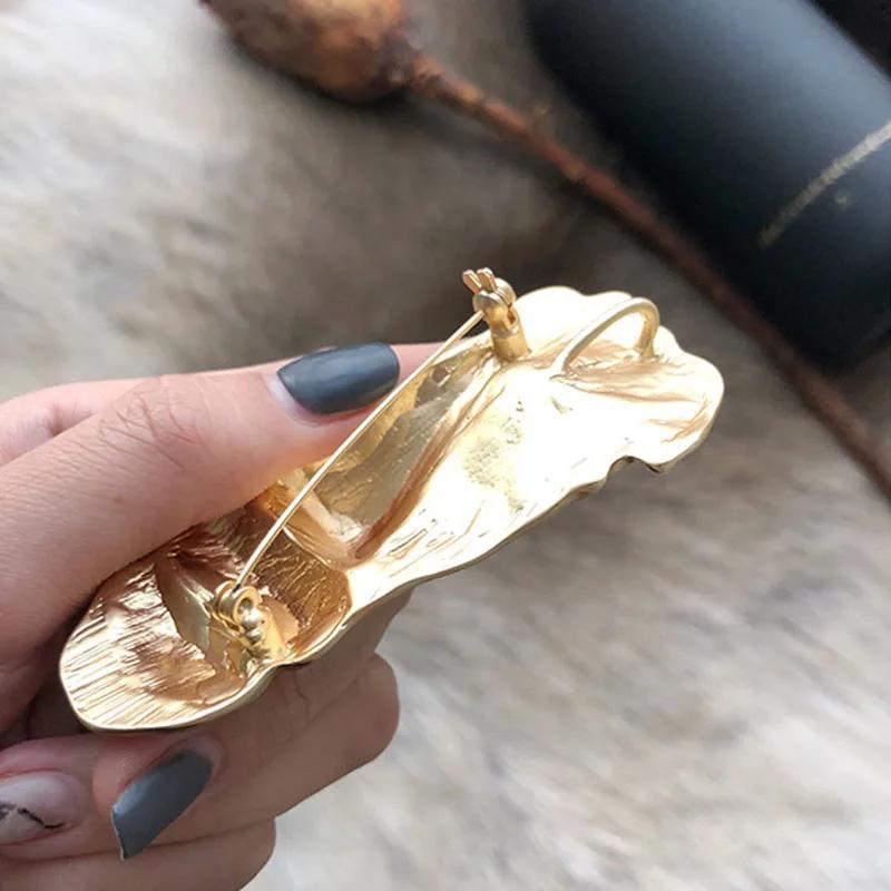 Модный дизайн, преувеличенная половина человеческого лица, броши для женщин и мужчин, золотистого цвета, металлические булавки, повседневные украшения для вечеринок