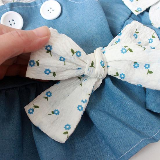 Летнее джинсовое платье для домашних животных с бантом и пуговицами с цветочным узором, мягкое платье с лямкой на шее для собак и кошек для йорков, померанских шпицев, ши-тцу, мальтийских болонок и пуделей