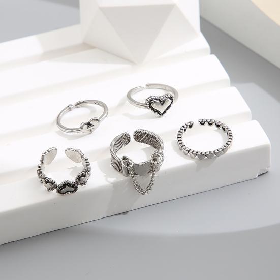 1 Set Women Ring Heart Shape Chain Decor Opening Design Metal Finger Ring Dates Parties Jewelry Accessory