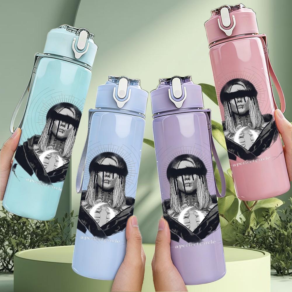 1PC Eagle wing western graphic print 750ml colorful plastic sports water bottle leakproof pop up lid with straw for outdoor work home use