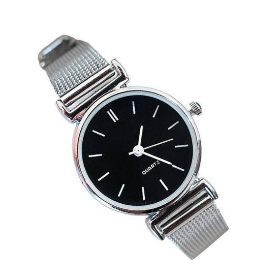 Women Quartz Movement Watch Circular Dial Wrist Watch with Alloy Strap Ladies Retro Analog Watch for Casual Daily Wear Work Date