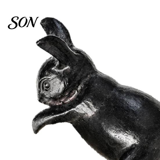 Weatherproof Resin Sculpture Black Climbing Rabbit Pot Hugger Figurine, Hanging Bunny Planter Edge Decor, Decorative Plant Accent Animal Sitter