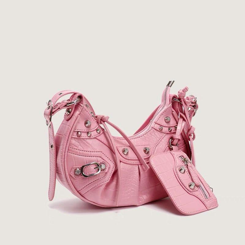 Locomotive bag, rivet tassel bag, pleated bag, punk style, underarm bag, fashion and high-end shoulder women's bag.