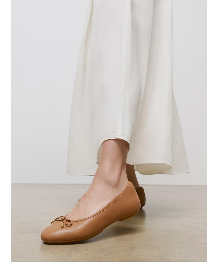 Fitflop Women'S Delicato Bow Soft Leather Ballerina Flats - Desert Tan (Ft61K2M01B)