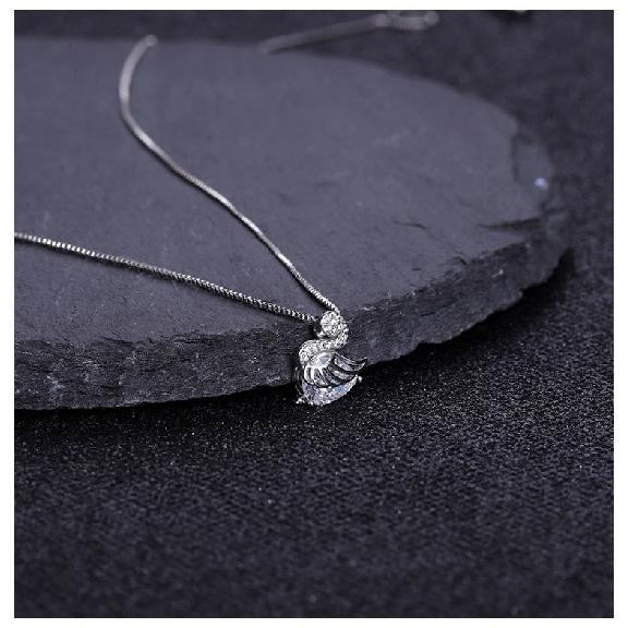 Little Swan Necklace for Women, Light Luxury Niche Collarbone Chain2023New high-end luxury pendant as a gift for your girlfriend