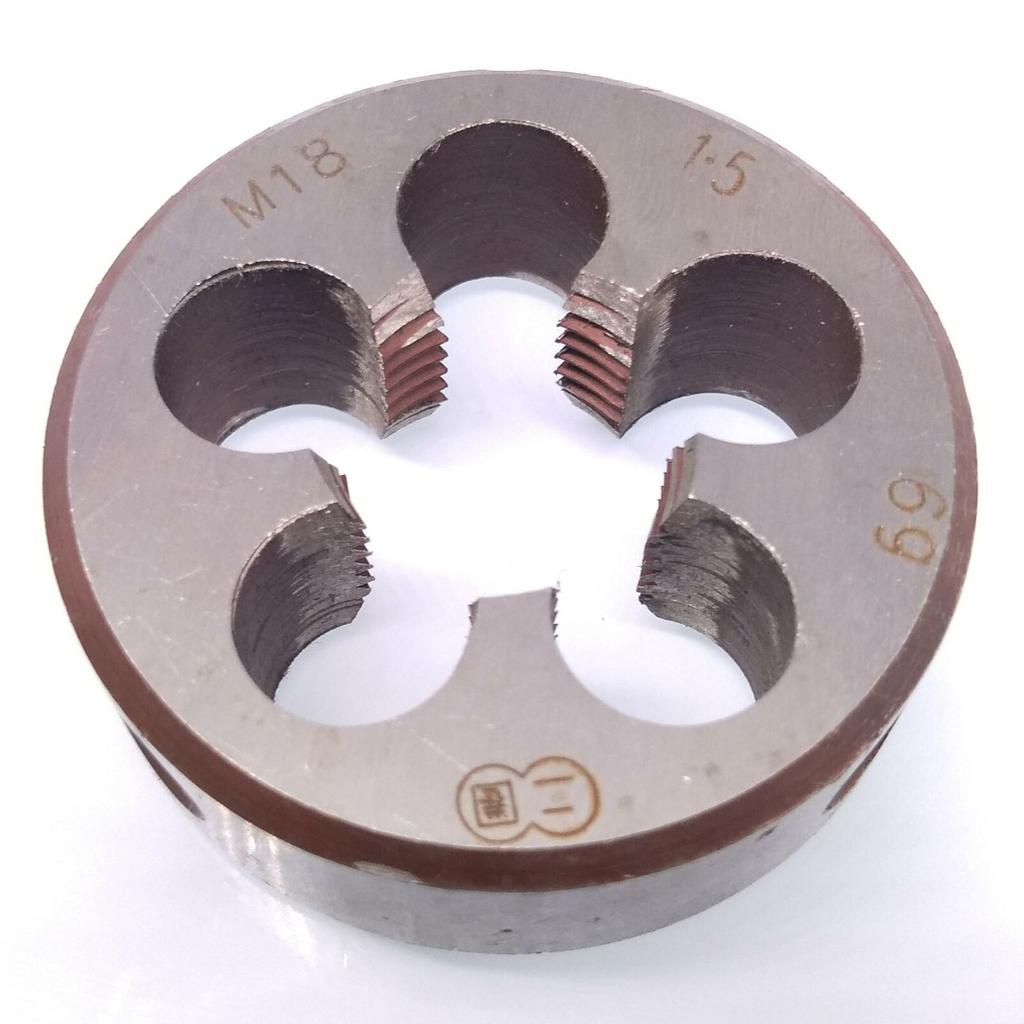 Правосторонний метчик M18 X 1,5 мм + метчик с метрической резьбой