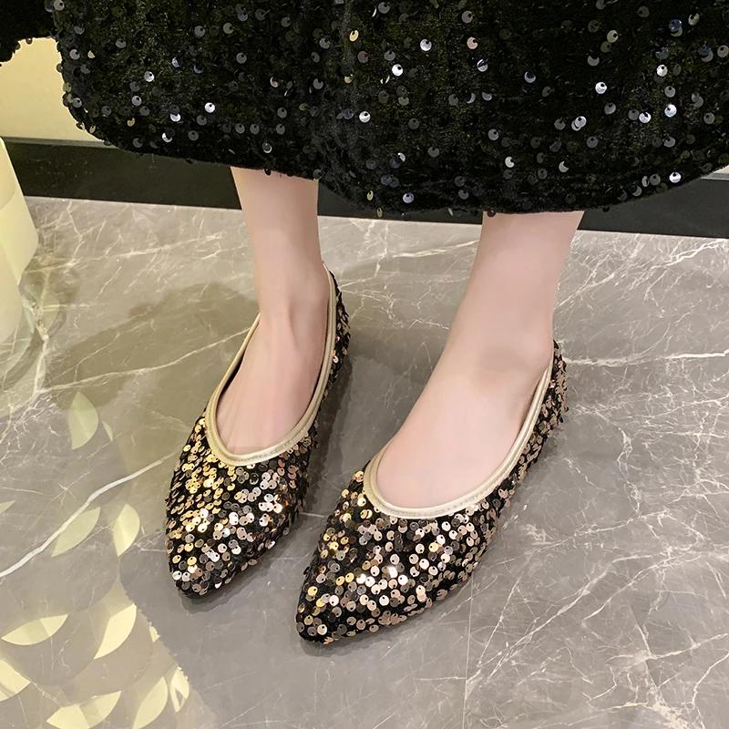 Туфли для женщин 2024 года, модные женские туфли на плоской подошве, повседневные, женские туфли на плоской подошве с блестящим острым носком и мягкой подошвой, большие размеры, женская обувь