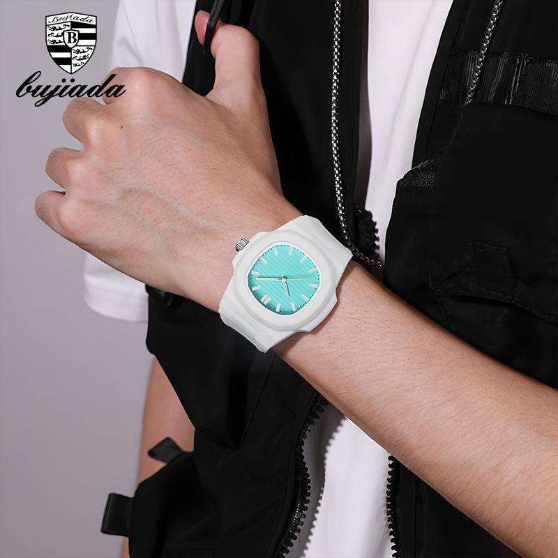 Fashionable Parrot Waterproof Luminous Silicone Watches - Versatile Sports Design for Students (Couples)