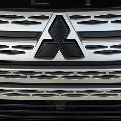 Комплект из 2 передней и задней эмблем для Mitsubishi Delica D5, Индивидуальное сиденье, Черный с текстурой 'волосок', Предварительно вырезаны для каждой модели [001+005]