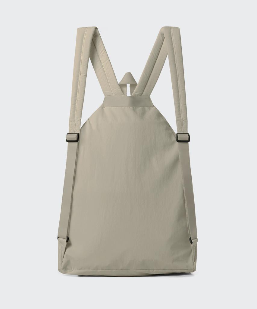 MUSINSA STANDARD Crinkle Drawstring Easy Backpack [Grayish Beige]