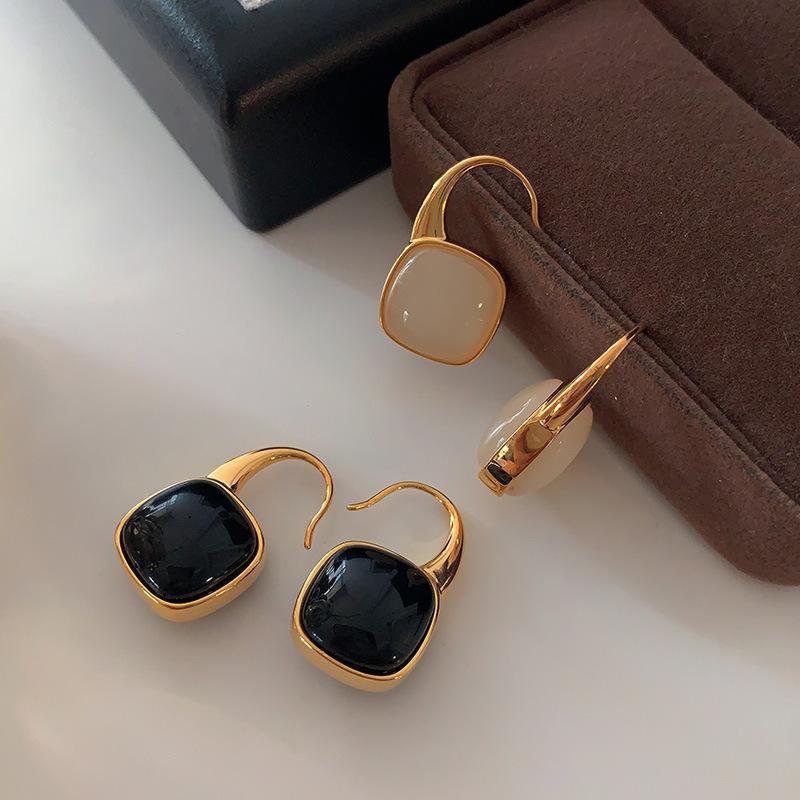 Black Agate Square Atmosphere High-End Ear Hooks Hong Kong Style Retro Light Luxury Exquisite Small
