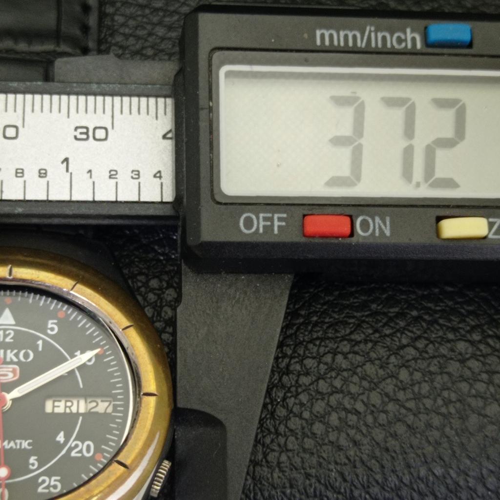 ЯПОНИЯ ВИНТАЖ SEIKO 5 АВТОМАТ 7009A МУЖСКИЕ ЧАСЫ С ЧЕРНЫМ ЦИФЕРБЛАТОМ a702352-5