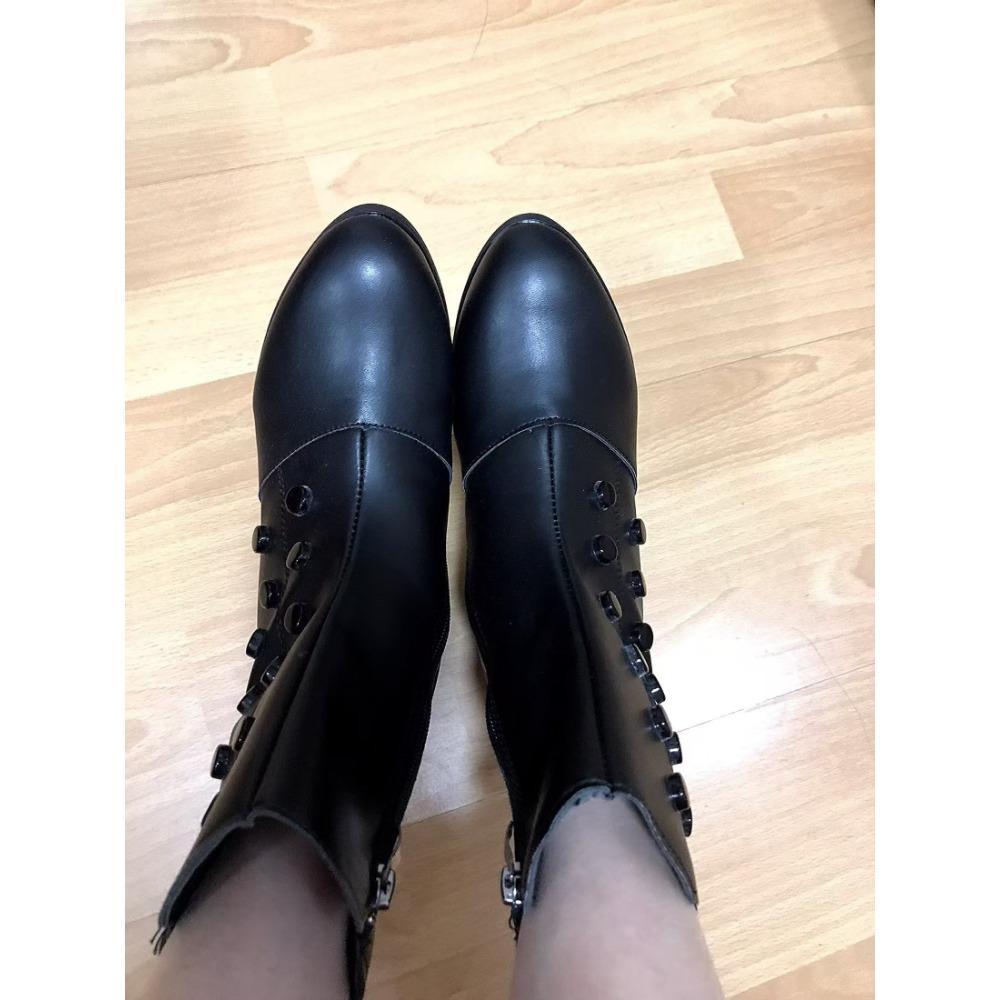 Женские короткие сапоги на высоком каблуке из мягкой кожи с плюшевыми боковыми пуговицами и молнией Кожаные ботинки Martin