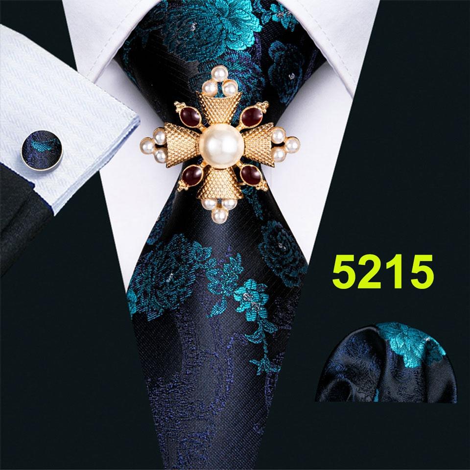 Комплект для мужчин: галстук, брошь и карманный платок