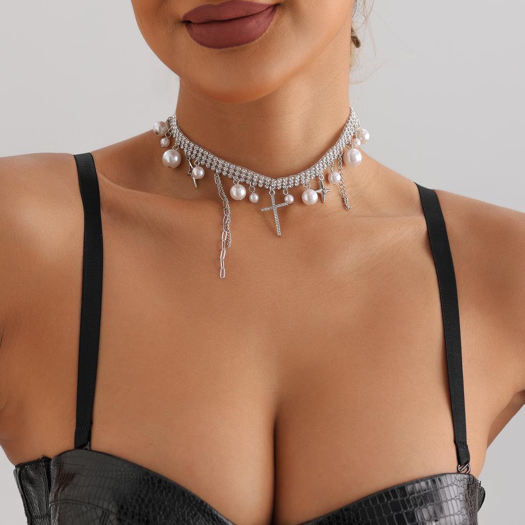 Дизайн ювелирных изделий Легкая роскошь Полностью бриллиантовое колье Кисточка Крест Бабочка Любовь Ожерелье Цепочка для ключицы