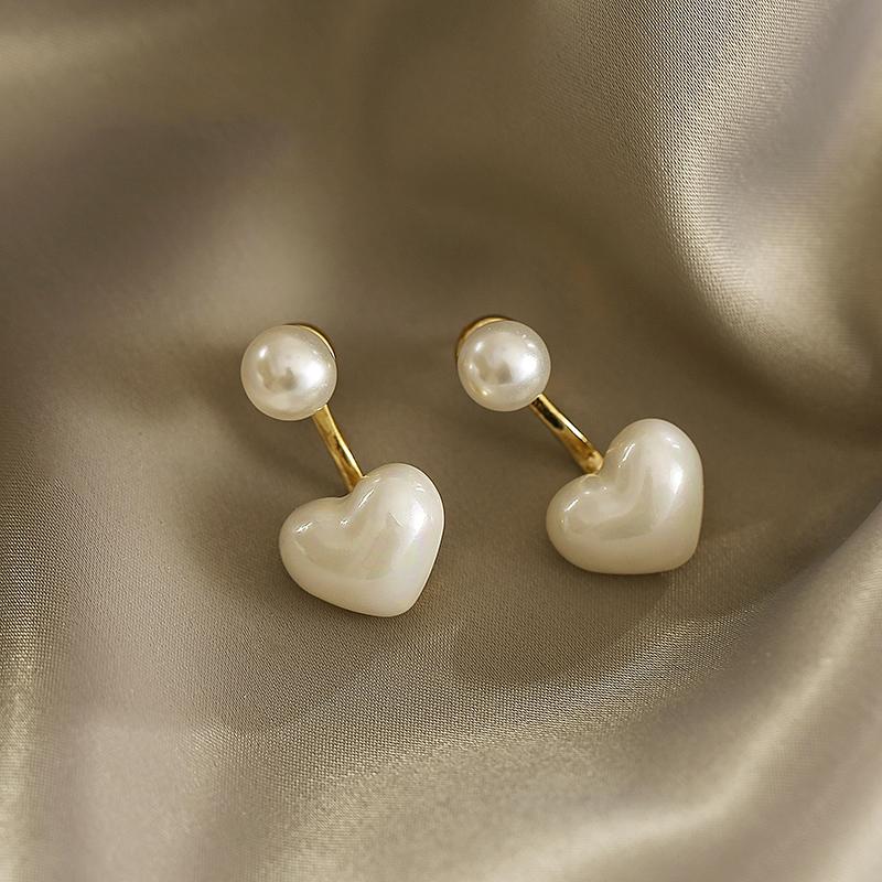 JWER New Simple Sweet Black and White Heart Shaped Stud Earrings Delicate Accessories For Student Girls Party Fashion Jewelry
