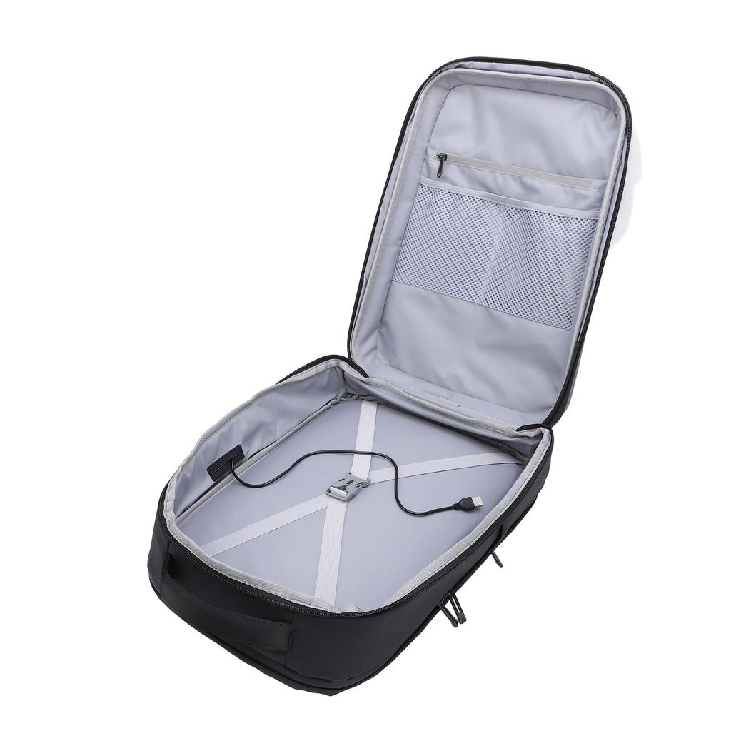 Водонепроницаемый защитный дорожный чехол Satellite Backpack с USB-портом для зарядки кабелей питания