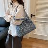 Литературный стиль милая мода текстура простой повседневный на плечо подмышечная сумка тренд легкая большая вместимость сумка-тоут женская сумка