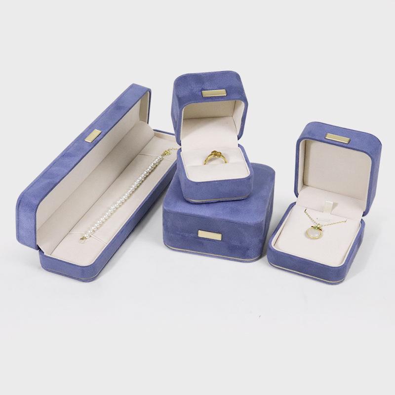 Стильная круглая фланелевая шкатулка для колец, ожерелий, браслетов и сережек