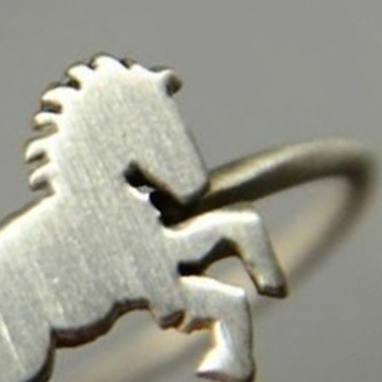 Кольцо на палец в форме лошади, изысканное мужское универсальное кольцо тонкой работы, подарок на день рождения