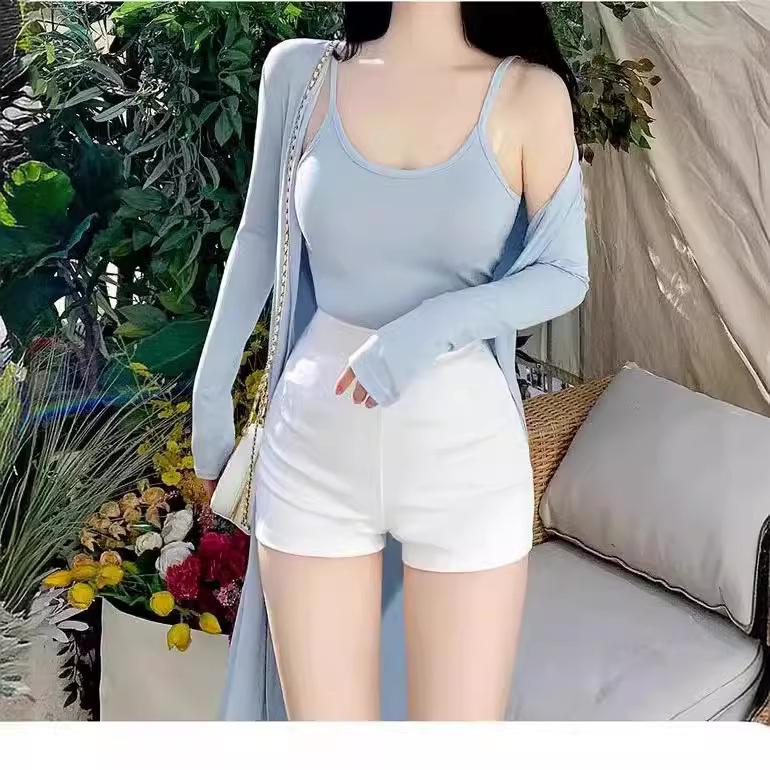 Маленькие черные шорты с высокой талией, облегающие бедра, для стройного высокого силуэта – женские летние шорты для верхней одежды