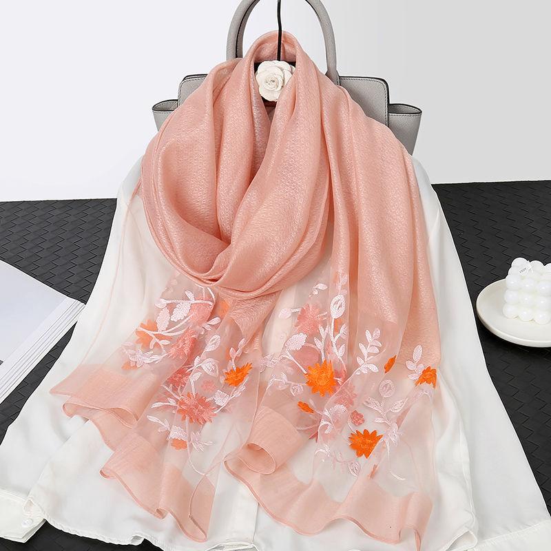Элегантная шелковая шаль с цветочной вышивкой – дышащая, солнцезащитная и универсальная накидка для стильного тепла