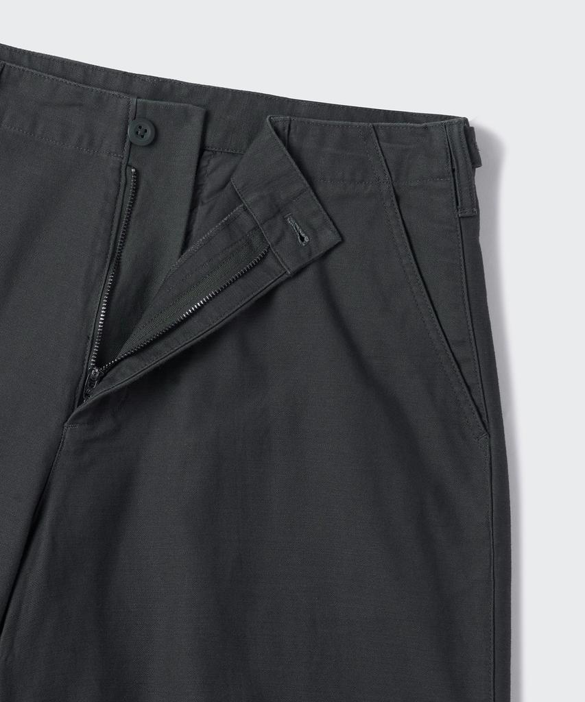 MUSINSA STANDARD Back Satin Parachute Pants [Dark Gray]