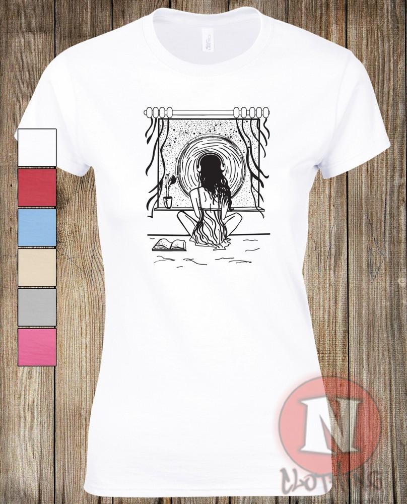 T-Shirt Fille Dans La Fenêtre Femme Ajusté Esthétique Art Tee