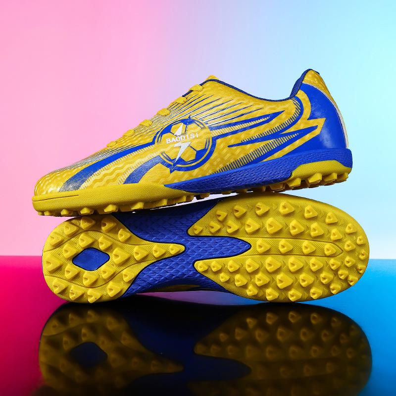 Wholesale new summer youth and children's training broken nails low-top football shoes source factory direct sales one piece hair