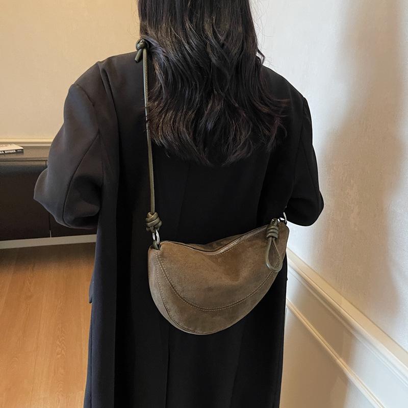 2025 Women's Retro Dumpling Bag – Large Capacity, Niche Autumn/Winter Design